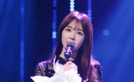 [포토]강민경, 노래부르는 '바비인형'