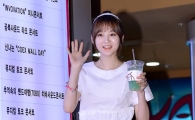 [포토]강민경, 팬 여러분~ 반가워요