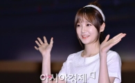 [포토]인사하는 다비치 강민경