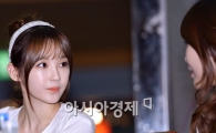 [포토]강민경-이해리, 속닥속닥~ 무슨 얘기 중?