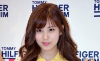 [포토]소녀시대 서현, 상큼한 손인사!