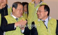 [포토] 대화 나누는 이지송 사장-박기풍 차관