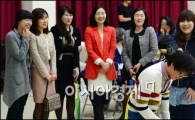 [포토]치한 때려 잡는 우산