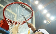 [포토] 그물 컷팅하는 MVP 양동근
