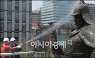 [포토]시원한 물세례