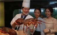 [포토]현대百, 대물 가재 '크레이피시' 한국 최초 판매