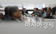 [포토]괴로운 개성공단기업인들 