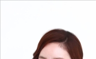 배우 한혜린, 소속사 옮기더니 화장품 모델까지