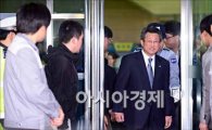 [포토]기자회견장에서 나오는 전 통일부 차관 홍양호