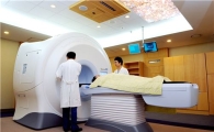 삼성서울병원, 최첨단 방사선 암치료기 '토모테라피HD' 가동