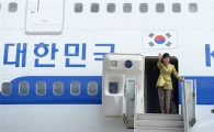 朴대통령, 미국 순방 마치고 서울 도착