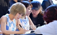 [포토]팬사인회 갖는 헬로비너스 라임