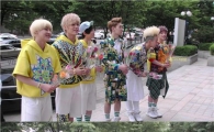 LC9, '로즈데이' 맞아 팬들에 '장미꽃' 선물