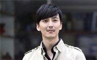 '상어' 김남길, '눈빛' 하나로 '여심' 녹인다