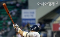 [포토] 1타점 적시타 김동주 '두목곰이 포문 연다'