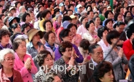 [포토]부처의 탄생을 축하하기 위해 모인 불자들 