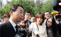 [포토]5·18 기념식 참석한 김영삼 전 대통령 아들 김현철씨