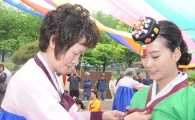 [포토]성인이 되었으니 당의저고리도 입고 
