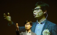 [포토]보통 사람들의 예술에 대해 강연하는 김영하 작가 
