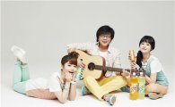 '우리는 음악가족'… 전영록, 티아라 보람·디유닛 람과 첫 '가족 CF' 출연
