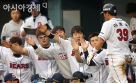 [포토] 이종욱 홈인 '오늘은 이기자!'