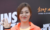[포토]이영은 '깜찍한 손인사'
