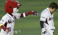 [포토] 턱돌이 '마지막 한 방울까지'