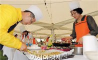 [포토]우리밀 음식만드는 민형배 광산구청장