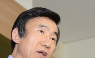 [포토]첫 내·외신 브리핑 갖는 윤병세 장관 