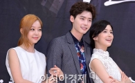 [포토]이종석, 김가은-이보영 사이에서 '황홀'