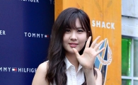 [포토]서현, 손바닥이 큰거야? 얼굴이 작은거야?