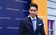 [포토]쩍벌남(?) 정겨운