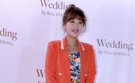 [포토]신지, 어려보이는 '하객패션'