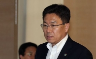 [포토]전력 수급 경보 '준비' 발령, 굳은 표정의 윤상직 장관