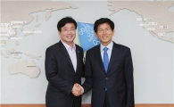 '잘나가던' 염태영시장 김지사 만난뒤 '급제동'?
