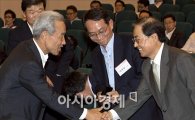 [포토]창조금융토론회에 참석한 김종훈 의원