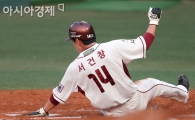 [포토] 서건창 '손 쉽게 선취득점~'