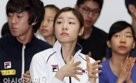 [포토] 박수치는 김연아