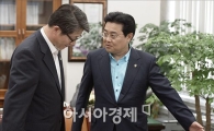 [포토]민주당 찾아간 류길재 통일부 장관