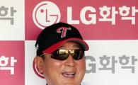 [포토] 함박웃음 김기태 감독 '요즘 잘나가요~'