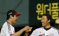 [포토] 이병규 '류제국 원더풀!'