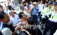 [포토]웃통 벋은 광주 시민의 분노