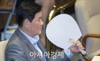 [포토]'국회는 더위와 전쟁중'