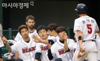 [포토] 홈인하는 윤석민 '역전이다!'