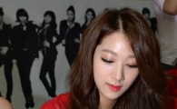 [포토]나인뮤지스 민하, 사인은 정성껏~