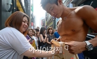 [포토]티셔츠에 한 표? 쿨가이에 한 표?