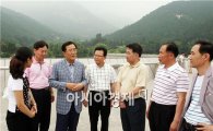 [포토]중국방문중인 박준영 전남 지사, 태산관광단지 시찰 