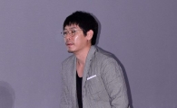 [포토]설경구, 계단은 '조심조심'