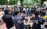 [포토]취재진들에 둘러싸인 네 사람 