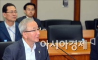 [포토]대화 중인 현오석-서수남
